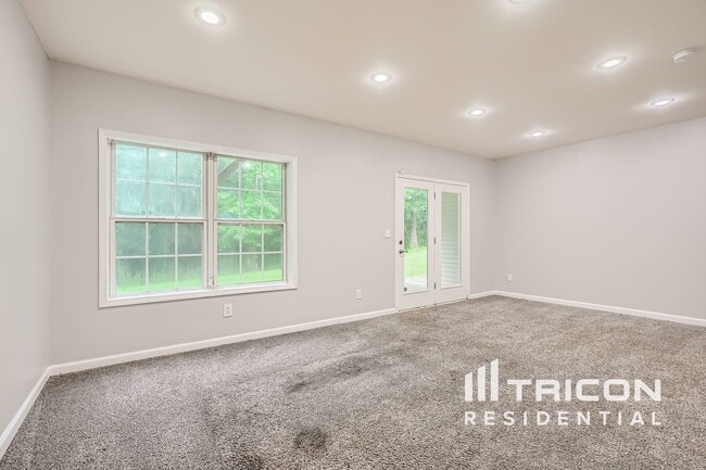 Photo - 150 Heathridge Dr