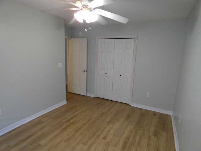 Photo - 668 Edney Ave W