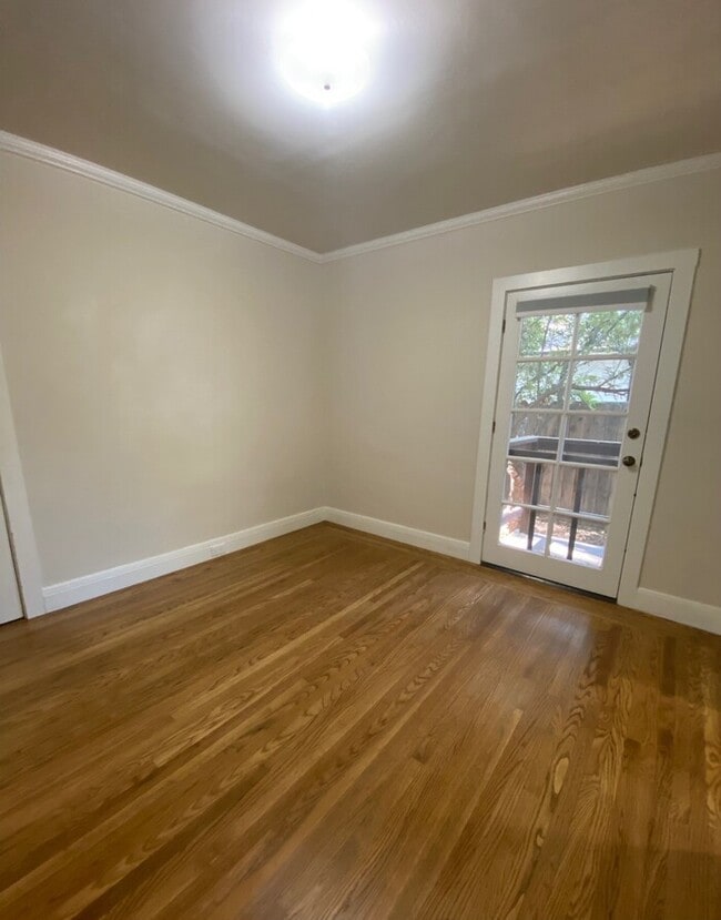 Photo - Beautiful 2bd/1ba 878 sq. ft. property located in Midtown Sacramento!
