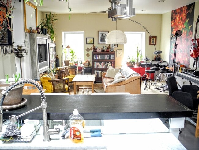 Photo - 2241 Fitzwater St Unit #3