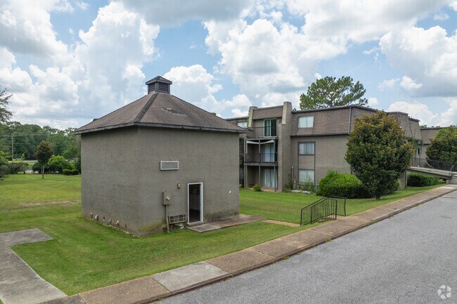Laundry Room - Barrington Park Apartments