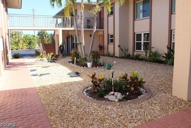 Photo - 16881 Davis Rd Unit 112