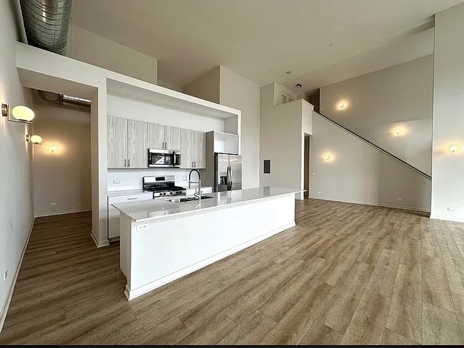 Photo - 3207 N Narragansett Ave