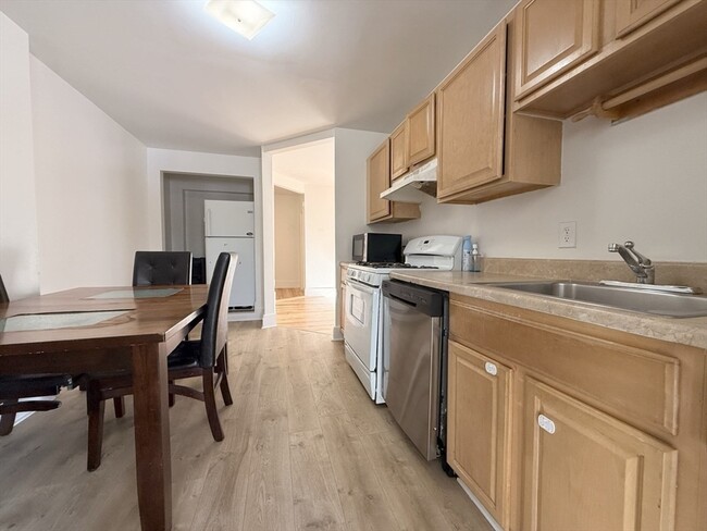 Photo - 9-11 Richardson St Unit 3