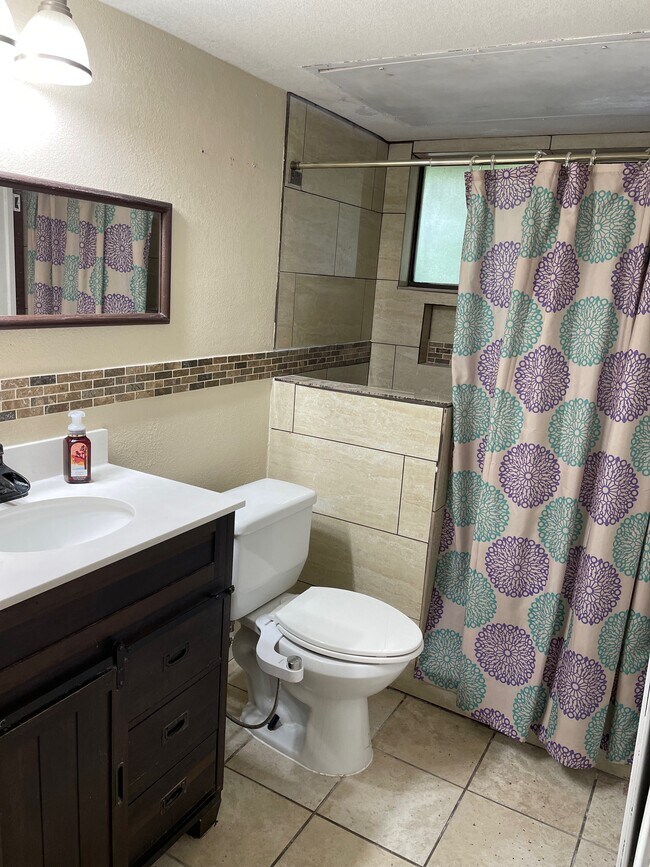 Photo - 1015 E Yager Ln Unit 108