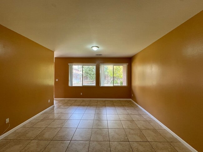 5306 Challenger Ave