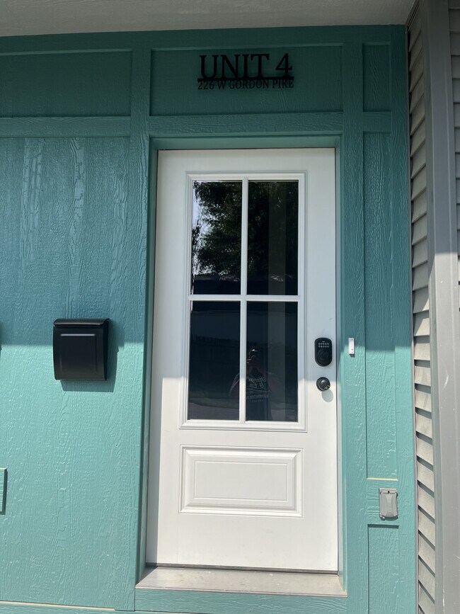 226 W Gordon Pike