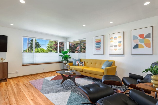 Building Photo - 9740 2nd Ave NW Rental