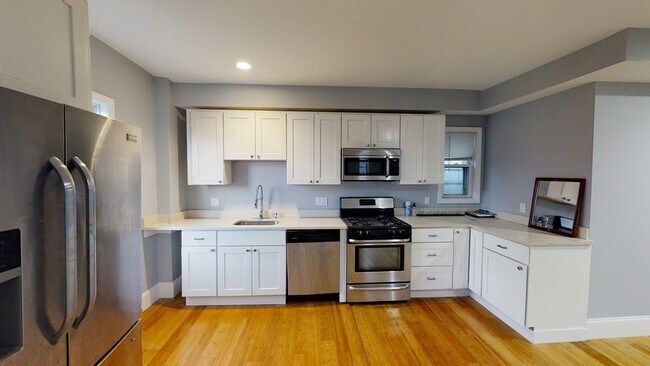 Photo - 722 Saratoga St Unit 3