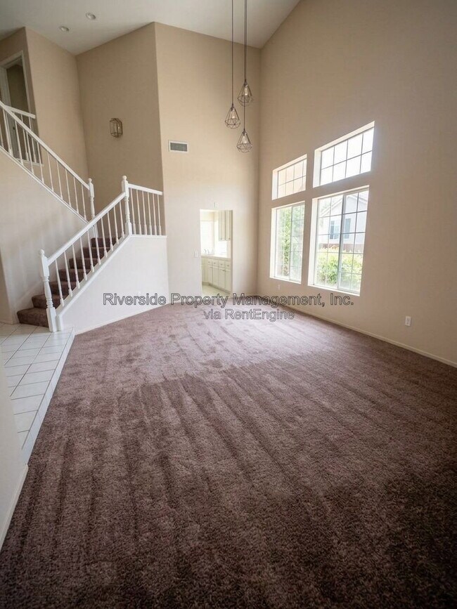 8766 Morninglight Cir