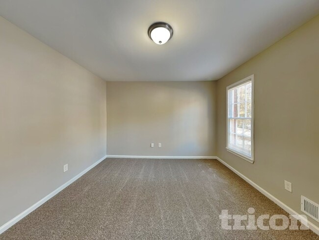 Photo - 3560 Erdly Ln