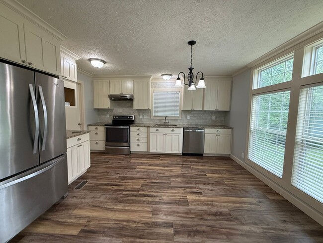 Photo - 5806 Quaker Pkwy