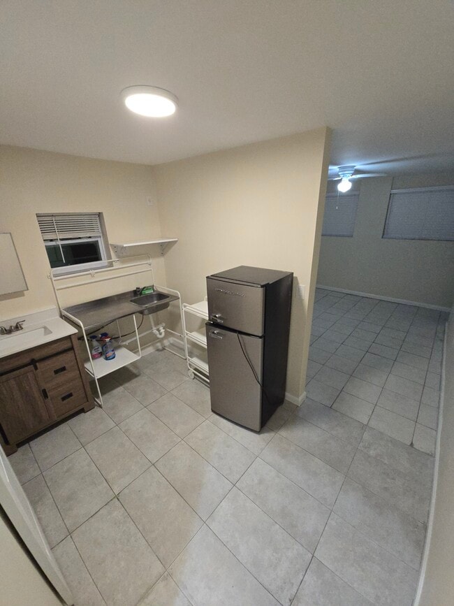 Photo - 3180 SW 6th St