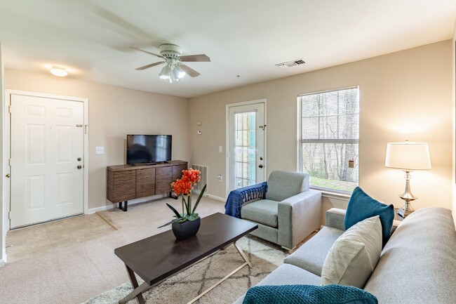 Somerset Pointe Apartments
