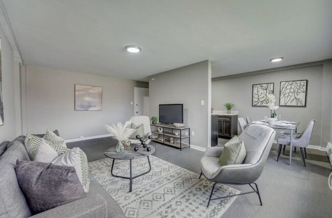 865 Lower Ferry Rd