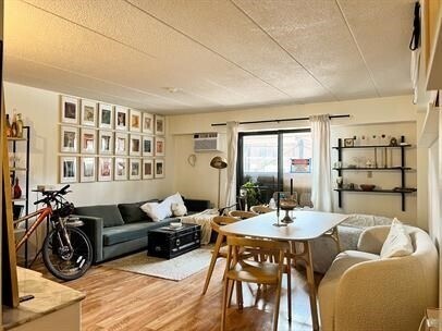 Building Photo - 125 Pleasant St Unit 106