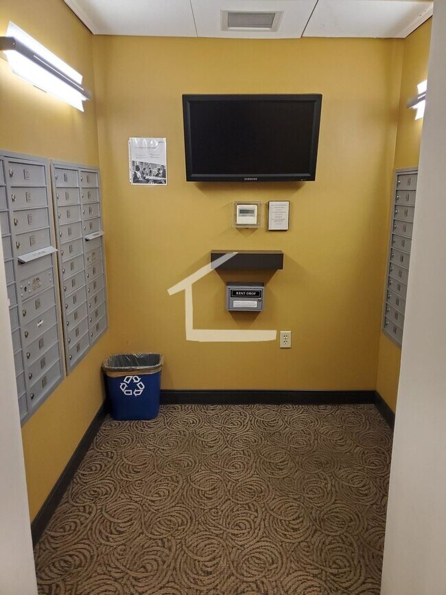 Photo - 2BR 1Bth unit. Heat/Hot Water included. Great location!