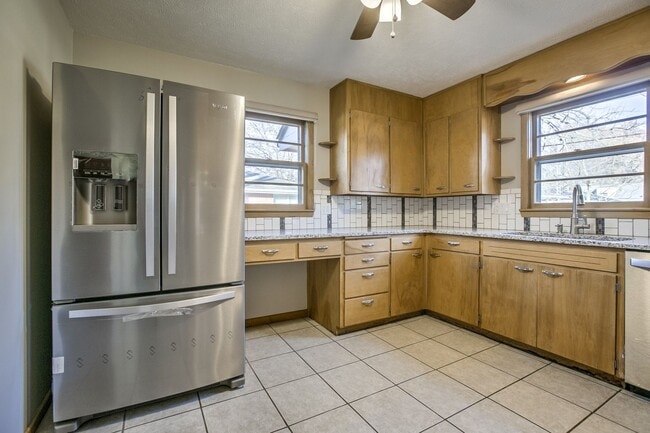 Photo - 3920 W St