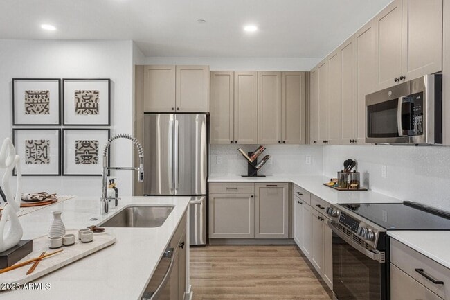 Photo - 1225 N Arizona Ave Unit B20
