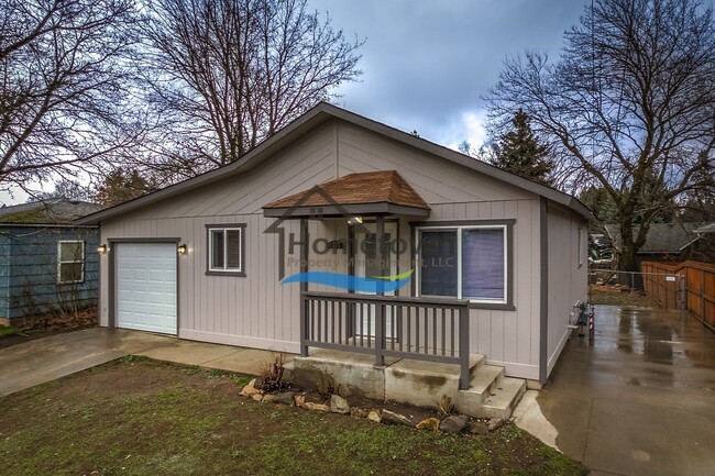 Photo - 3 Bed 1 Bath Coeur D'Alene Home with Single Car Garage!