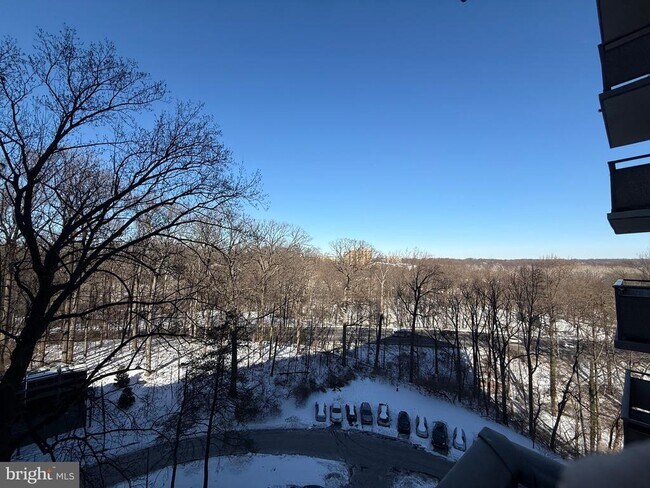 Photo - 5225 Pooks Hill Rd Unit 724N