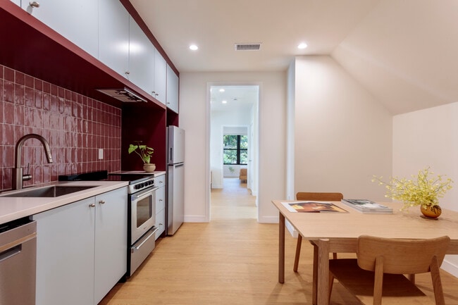 Building Photo - 4541 Melbourne Ave Rental