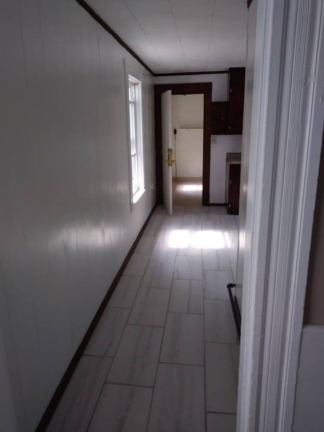 Building Photo - 21 Pleasant St Unit 2 Rental