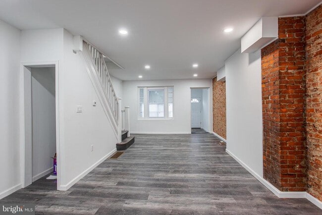 Photo - 5511 Willows Ave
