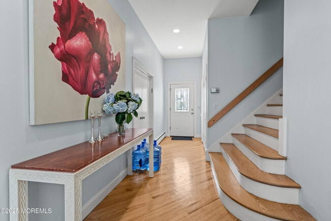 Photo - 460 Runyan Ave