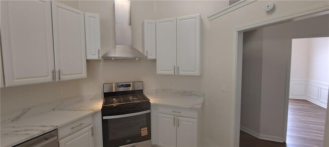 Photo - 1050 Hillary Ln