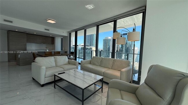 Photo - 1300 S Miami Ave Unidad 2005