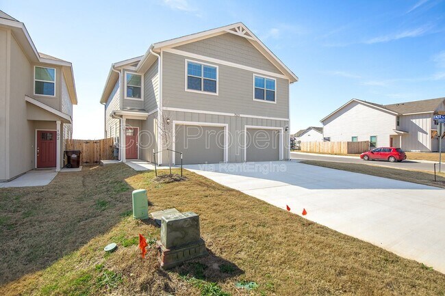 7523 Gramercy Wy