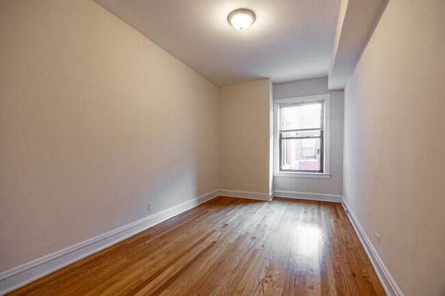 Photo - 3523 N Racine Ave Unit 2