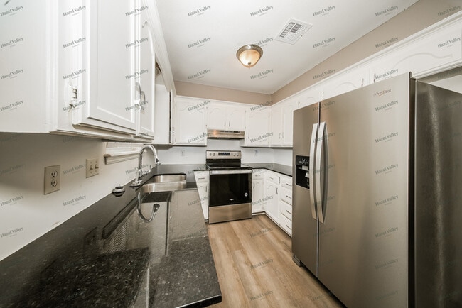 Photo - 430 W Juniper Dr