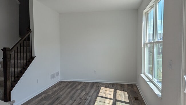 Photo - 1085 Atterberg Rd