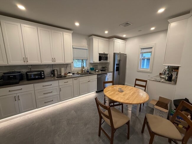 Photo - 39 Langley Rd Unit 2