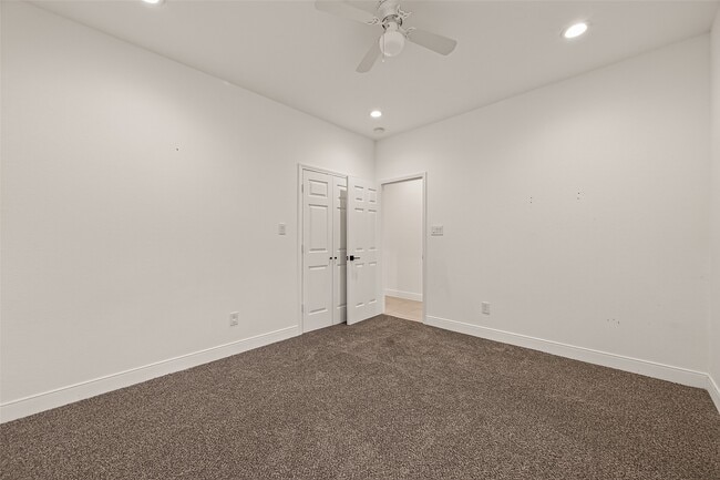 Building Photo - 1343 Alpha Ln