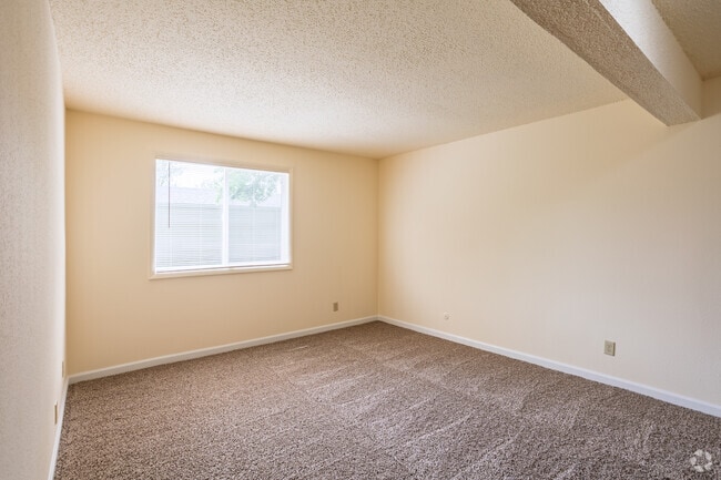 2BR, 1.5BA - 968SF - Primary Bedroom