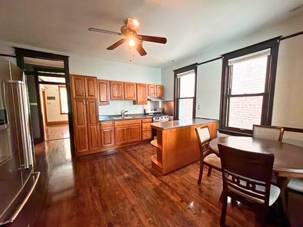 Photo - 3814 S Hermitage Ave Unidad 2