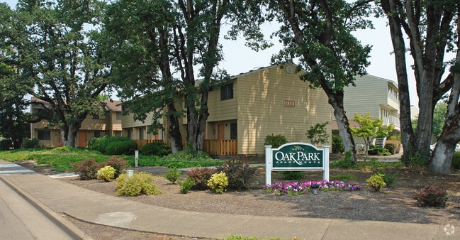Oak Park Apartments - Oak Park Apartments