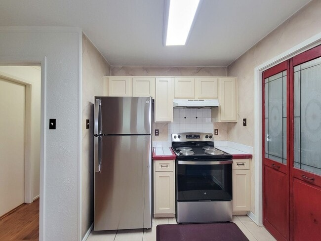 Photo - This corner unit is great because being on the end unit is more private and there are no condo's ...