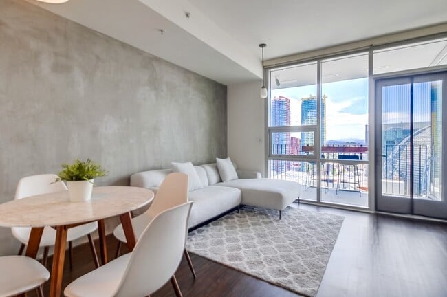 Photo - 321 10th Ave