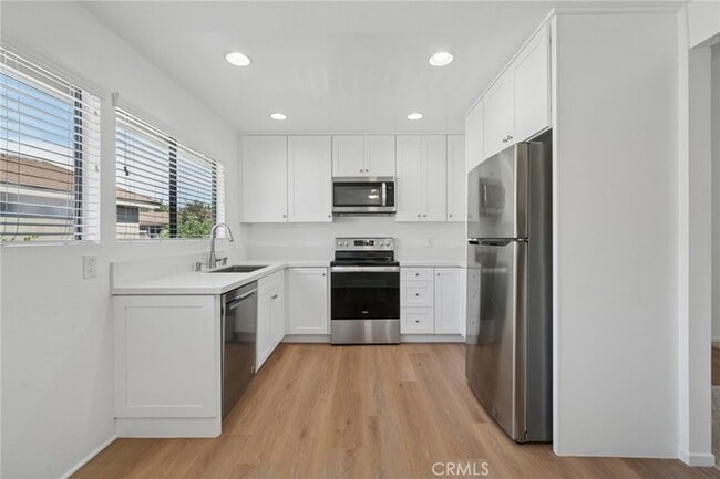 Photo - 82 Streamwood