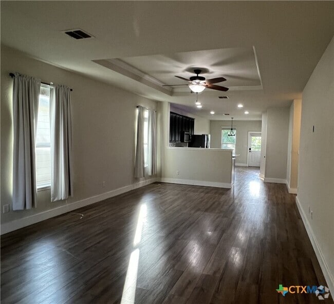 Building Photo - 146 Texas Thistle Rental