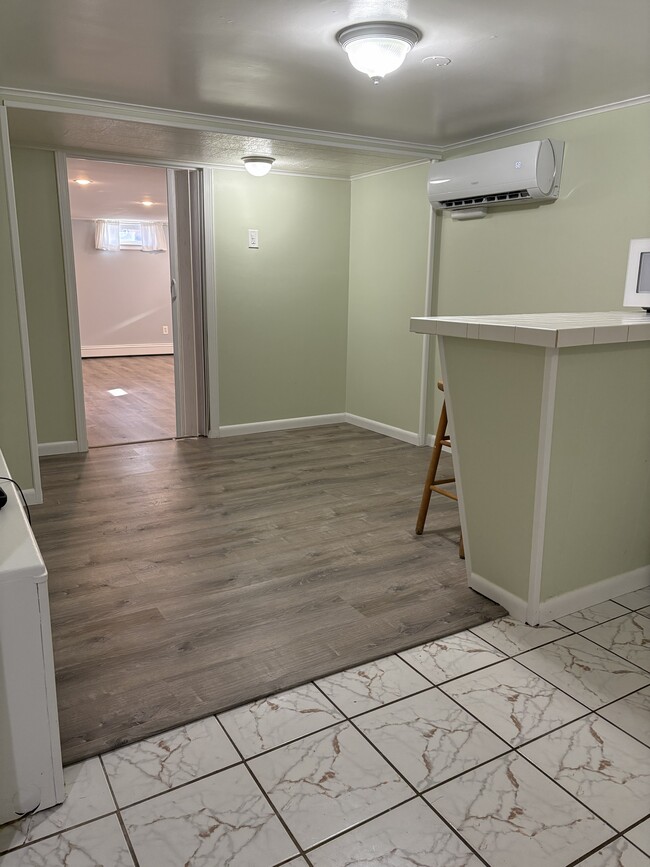 Photo - 440 Lockwood Dr