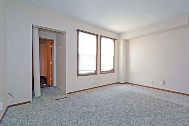 Photo - Spacious 3-Bed 1-Bath Unit in Hastings - Available Now!