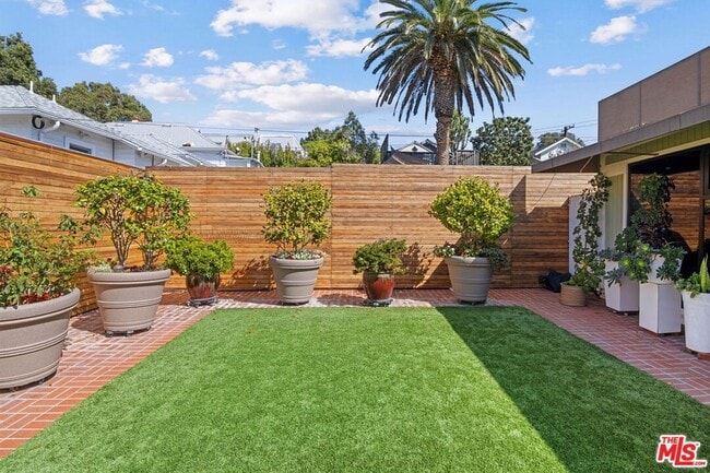 Photo - 516 1/2 Hill Street Unit