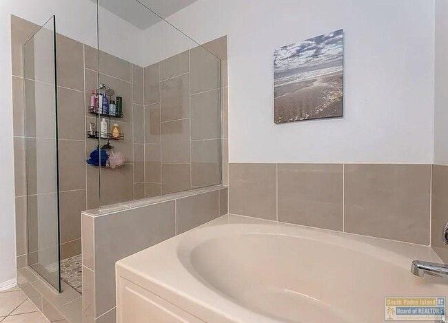 Photo - 39 Torrey Pines Dr