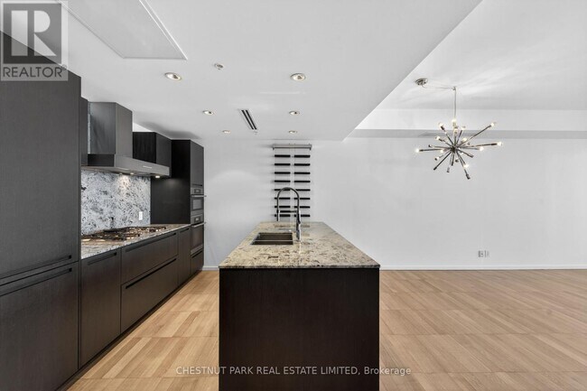 Photo - 180 University Ave Unité 4108