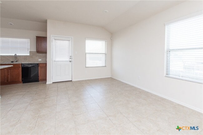 Building Photo - 3903 Endicott Dr